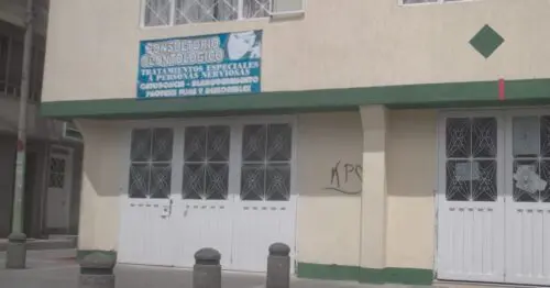 CONSULTORIO ODONTOLOGICO CALLE 42F CONSULTORIO ODONTOLOGICO CALLE 42F